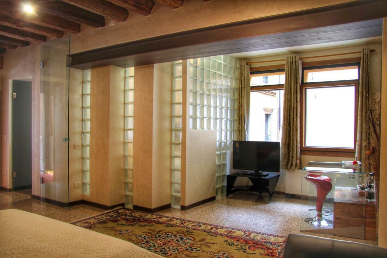 Gasthof La Bella Wine *
